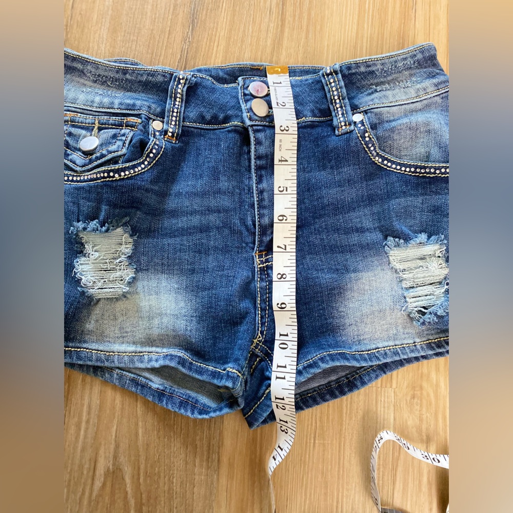 ❤️❤️Flamingals Chrystal Studded Flare Stretchy Dark Blue Distressed Denim Shorts - Picture 9 of 9